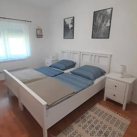Barlang Utca Apartment Cserszegtomaj