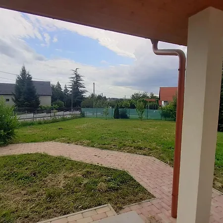Barlang Utca Apartament