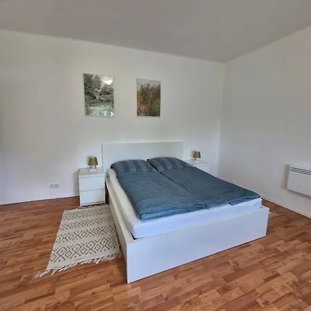 Barlang Utca Apartment *