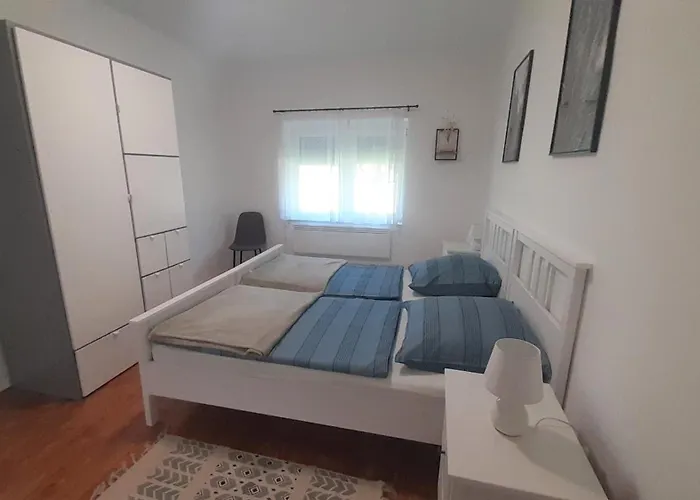 Barlang Utca Διαμέρισμα *