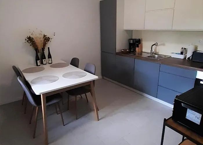 Barlang Utca דירה צ'רסגטומאי